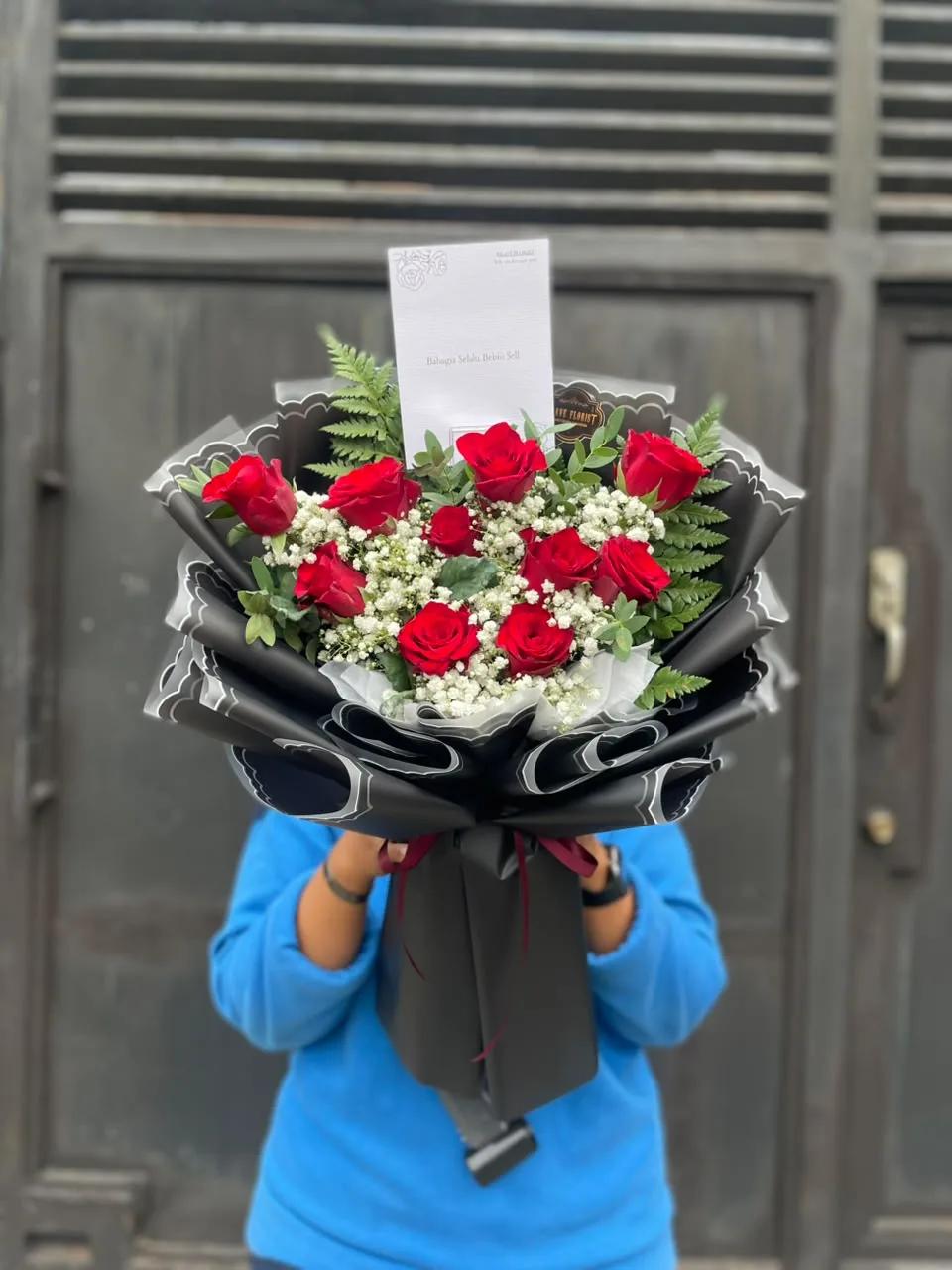 Tenfold Love Roses Bouquet