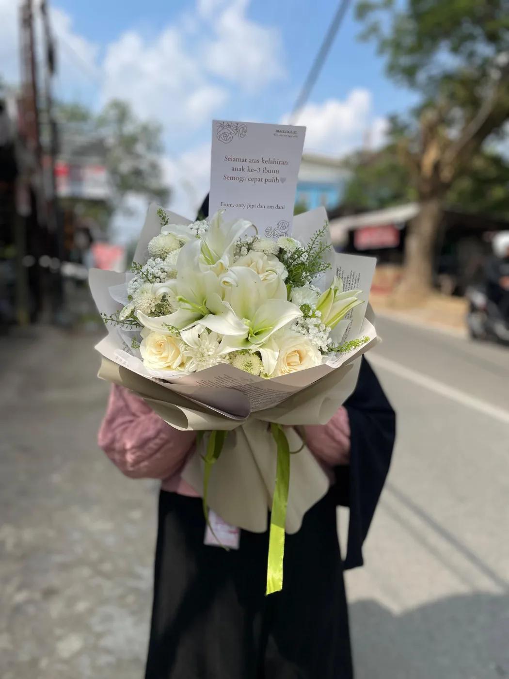 Roselle Lily Bouquet